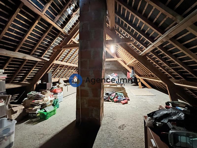 Maison traditionnelle - 278 m² - 8 pièces