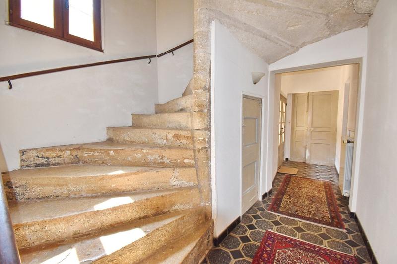 Maison - 260 m² - 9 pièces