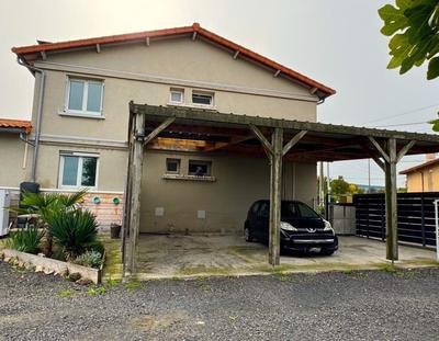 Maison - 184 m² - 9 pièces