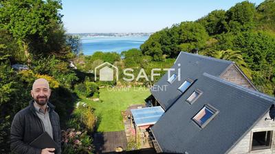 Maison - 136 m² - 8 pièces