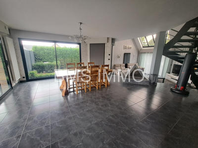 Maison - 167 m² - 6 pièces