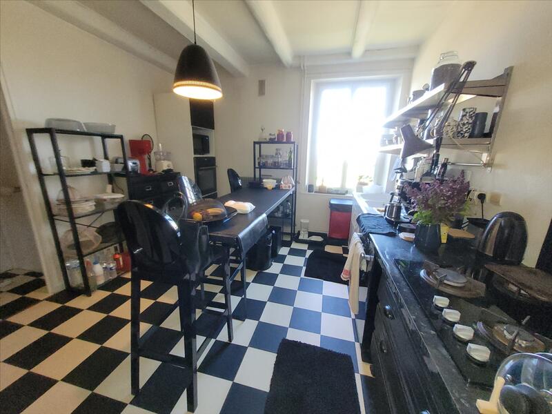 Maison - 217 m² - 6 pièces