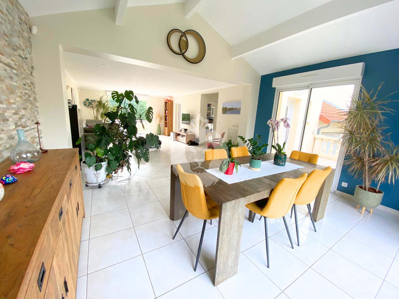 Maison - 166 m² - 5 pièces