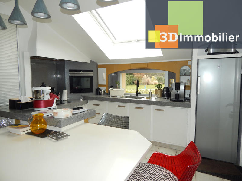 Maison - 147 m² - 8 pièces