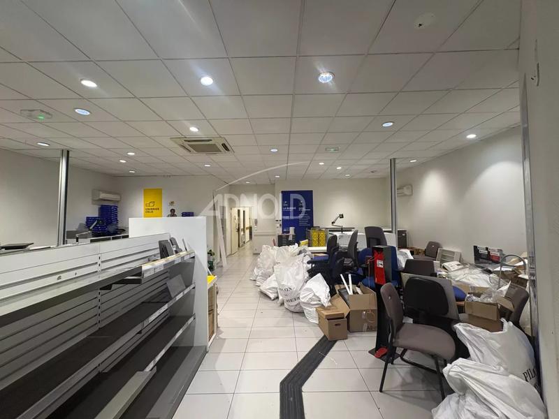 Local commercial - 205 m² - 10 pièces