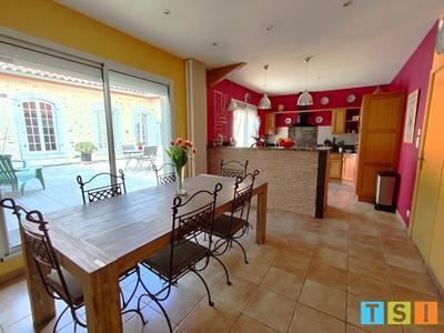 Maison de ville - 239 m² - 8 pièces