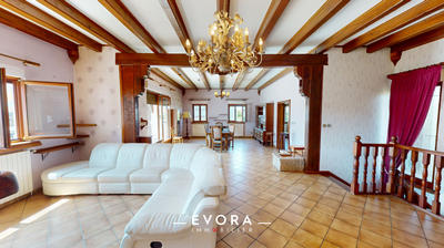 Maison - 300 m² - 7 pièces