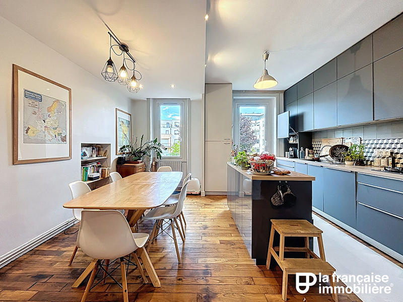 Appartement - 126 m² - 6 pièces