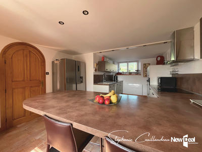 Maison - 236 m² - 8 pièces