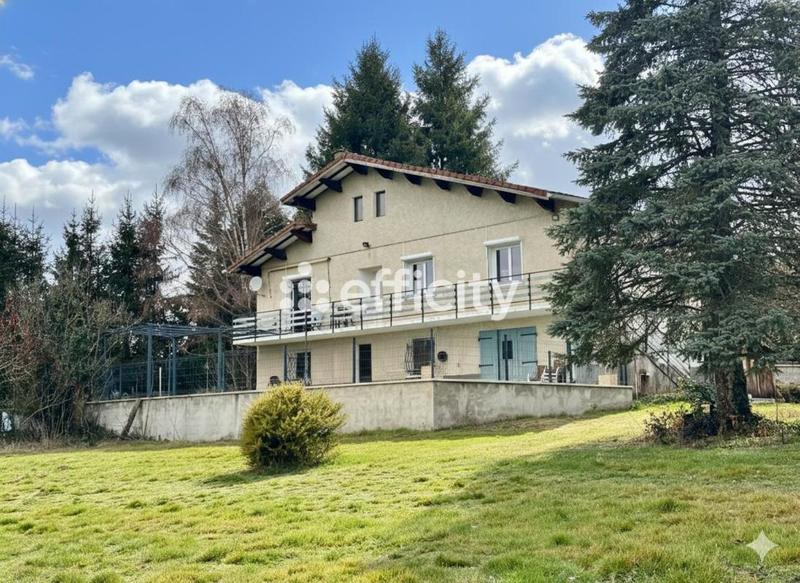 Maison - 152 m² - 9 pièces