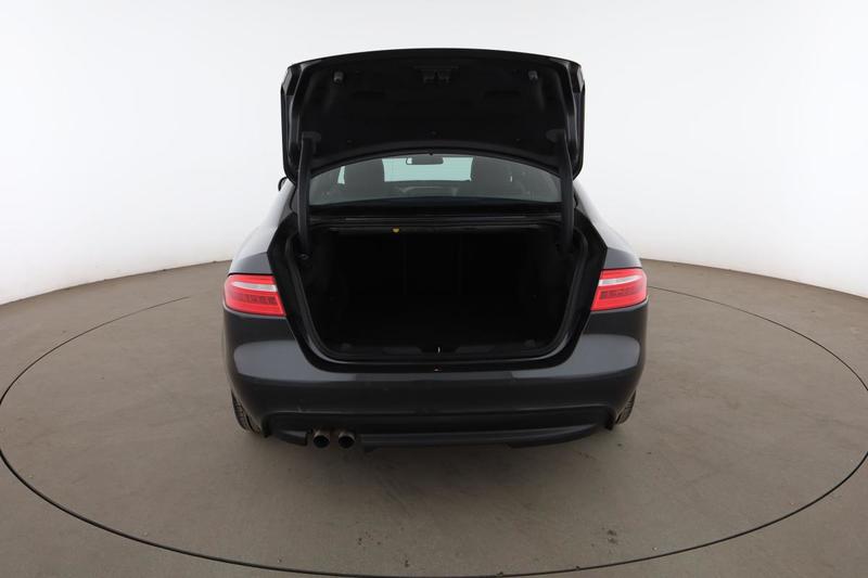 Jaguar Xe 2.0d R-Sport Auto 180 ch