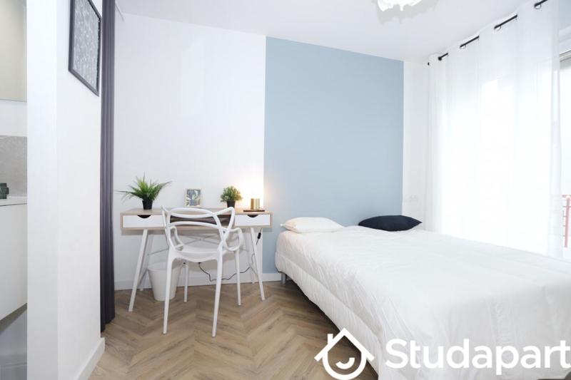 Chambre - 9 m² - 1 pièce