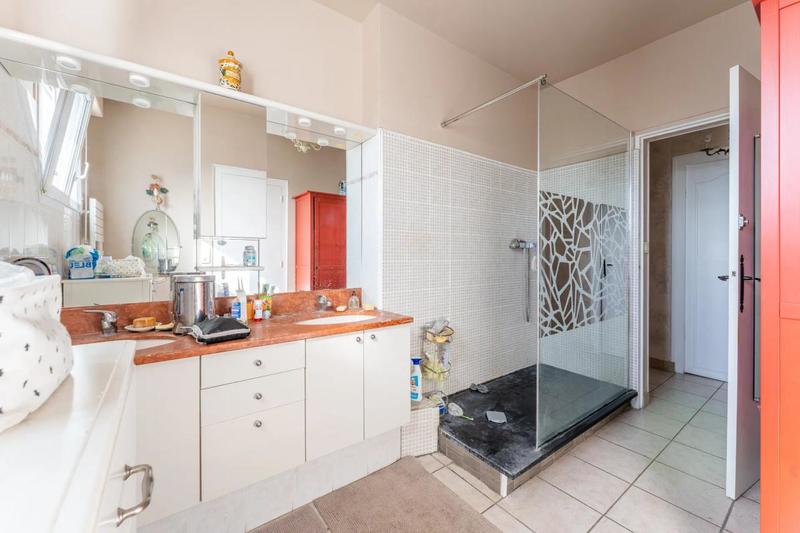 Maison bourgeoise - 252 m² - 10 pièces