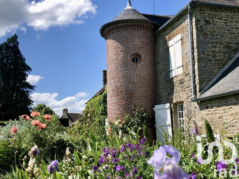 Maison - 225 m² - 10 pièces