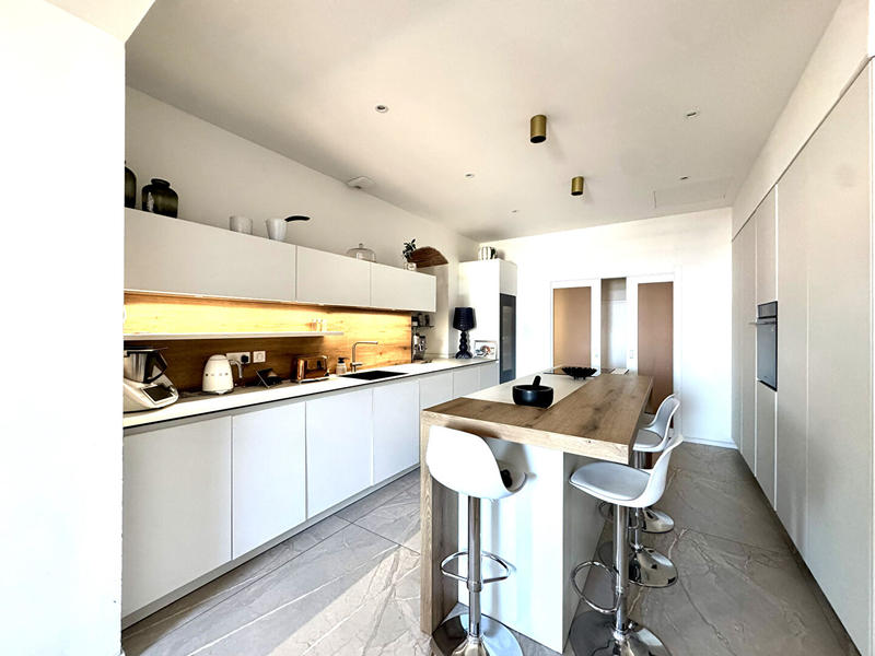 Appartement - 100 m² - 4 pièces