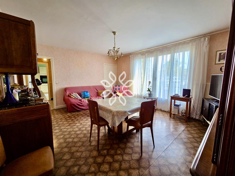 Maison - 91 m² - 5 pièces