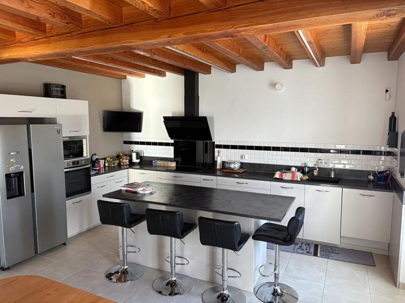 Maison - 225 m² - 7 pièces