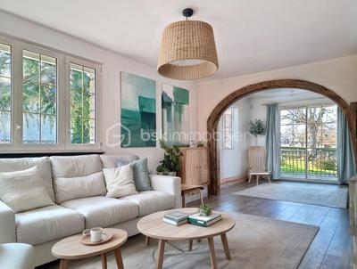 Maison traditionnelle - 127 m² - 7 pièces