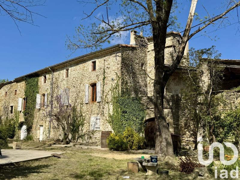 Maison - 243 m² - 9 pièces
