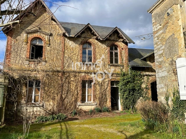 Propriété - 280 m² - 9 pièces