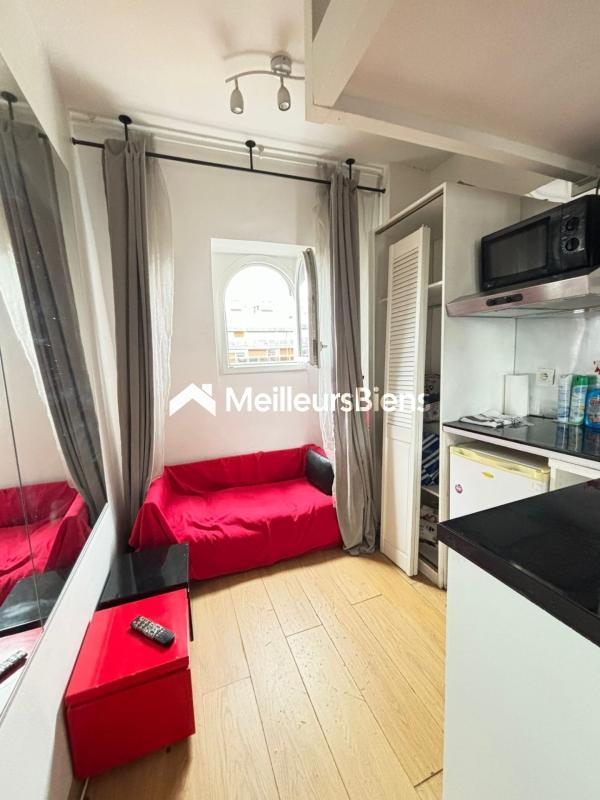 Studio - 9 m² - 1 pièce
