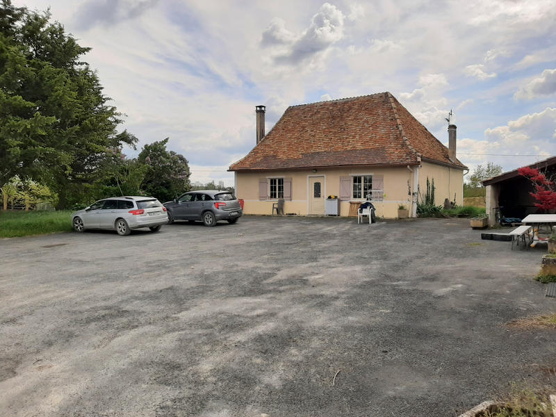 Maison - 90 m² - 5 pièces