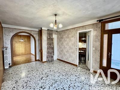 Maison - 210 m² - 10 pièces