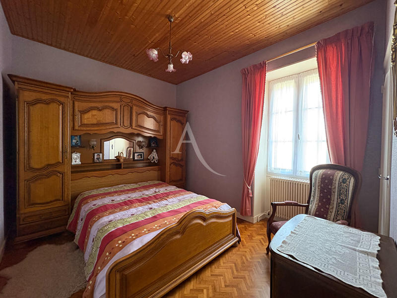 Maison - 203 m² - 8 pièces