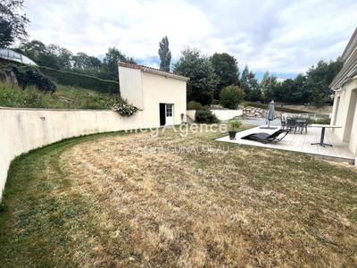 Maison - 163 m² - 7 pièces