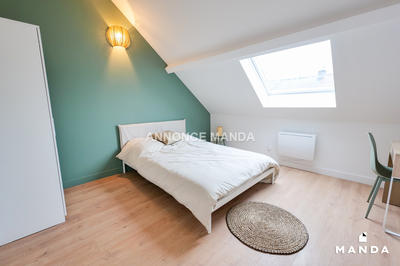 Chambre - 11 m² - 5 pièces