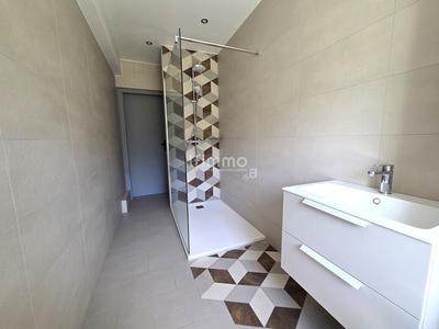 Appartement - 81 m² - 2 pièces