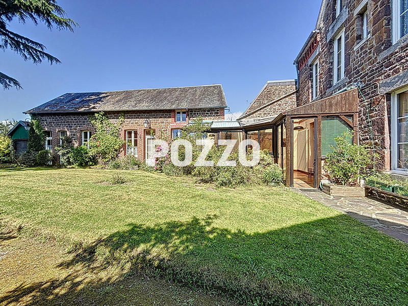 Maison - 181 m² - 9 pièces