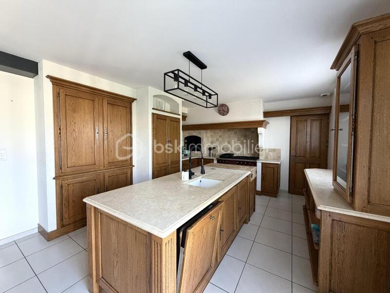 Maison - 174 m² - 6 pièces