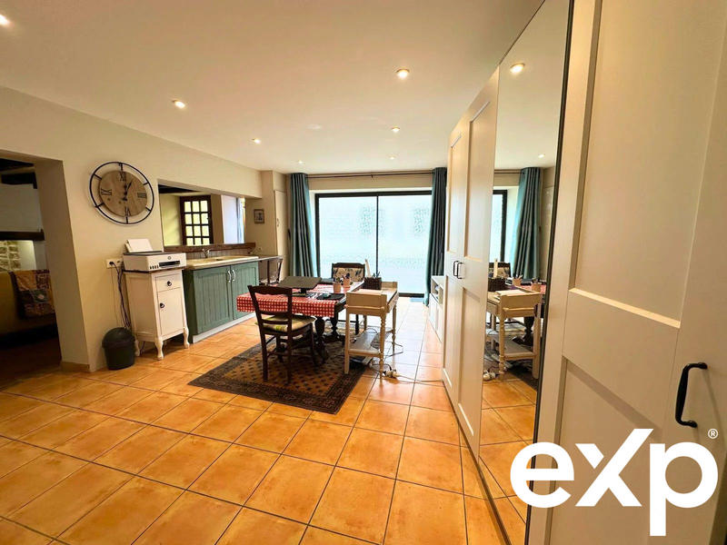 Maison - 239 m² - 8 pièces