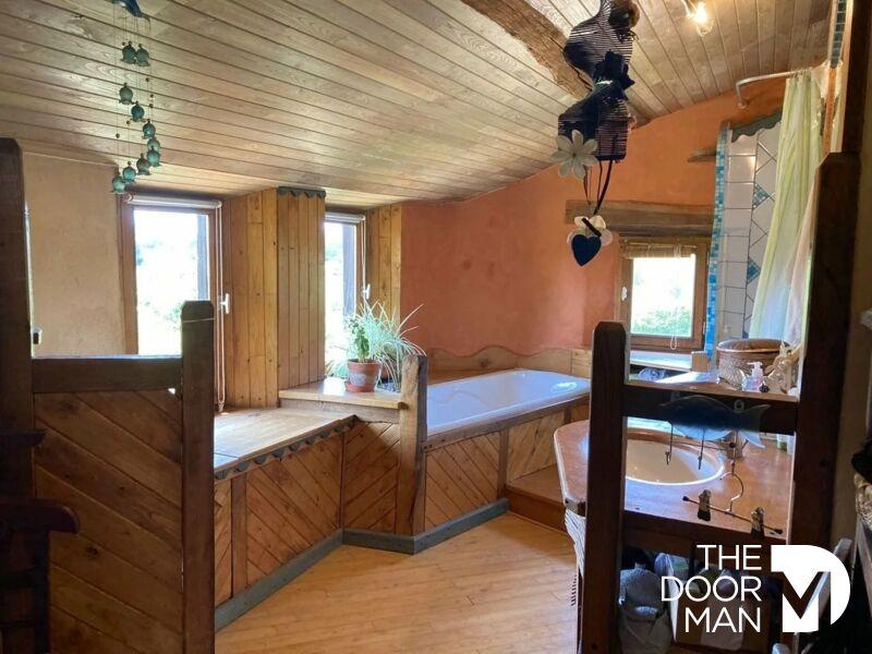 Propriété - 260 m² - 8 pièces