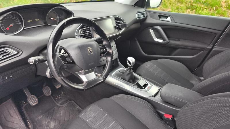 Peugeot 308 II 1.2 PureTech 130 Allure