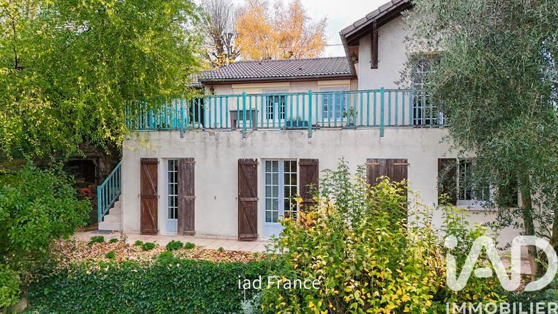 Maison - 225 m² - 8 pièces