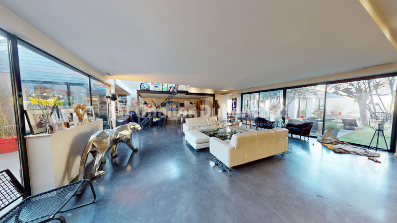 Loft - 396 m² - 8 pièces