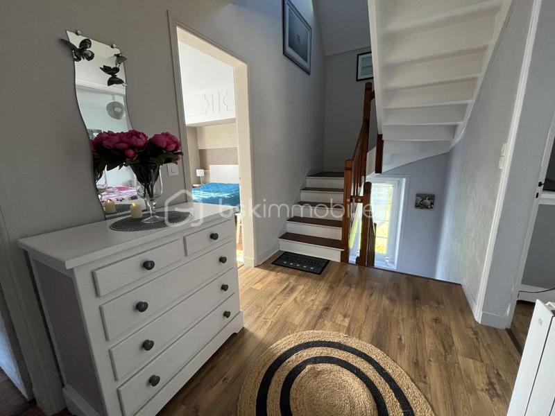 Demeure - 167 m² - 8 pièces