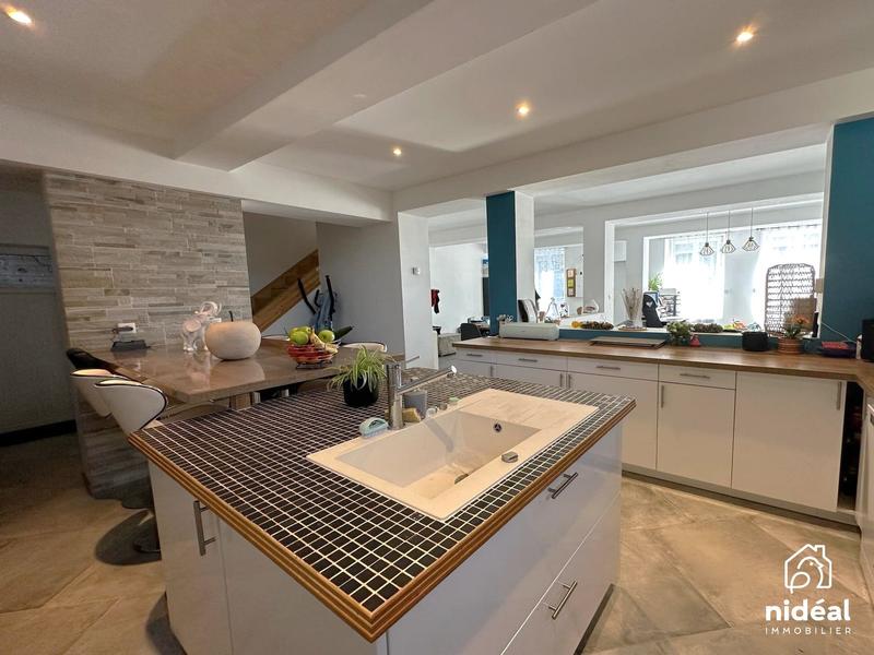 Maison - 148 m² - 6 pièces