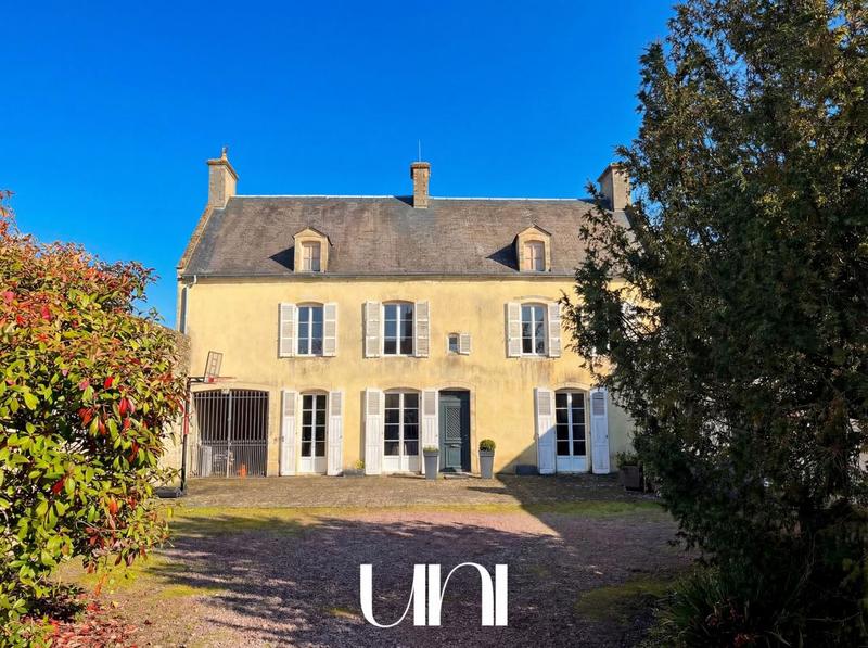 Maison - 292 m² - 11 pièces