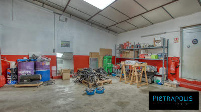 Local d'activités - 523 m²