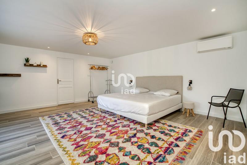 Maison - 220 m² - 6 pièces