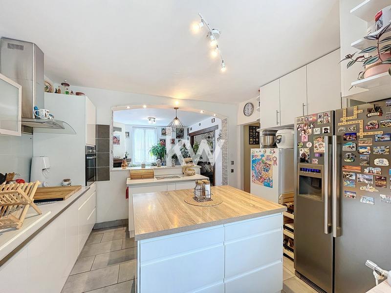 Maison traditionnelle - 127 m² - 6 pièces