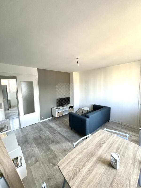 Appartement - 75 m² - 5 pièces