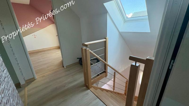 Maison - 99 m² - 7 pièces