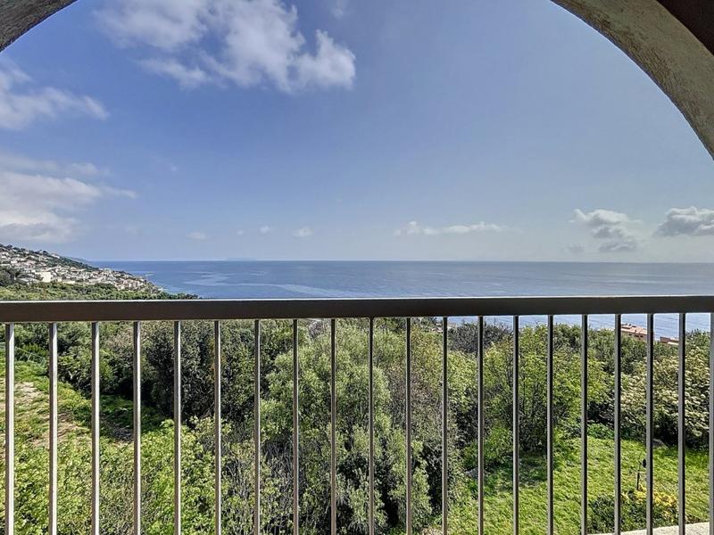 Appartement - 94 m² - 4 pièces