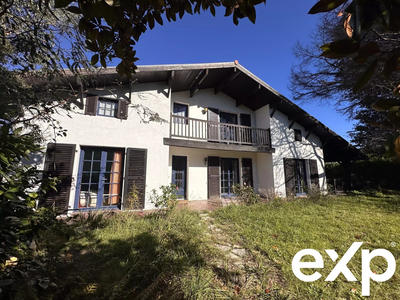 Maison - 180 m² - 8 pièces