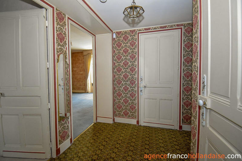 Maison - 282 m² - 9 pièces