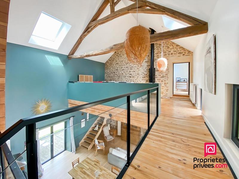 Maison - 240 m² - 9 pièces